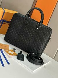 Picture of LV Mens Bags _SKUfw133561222fw
